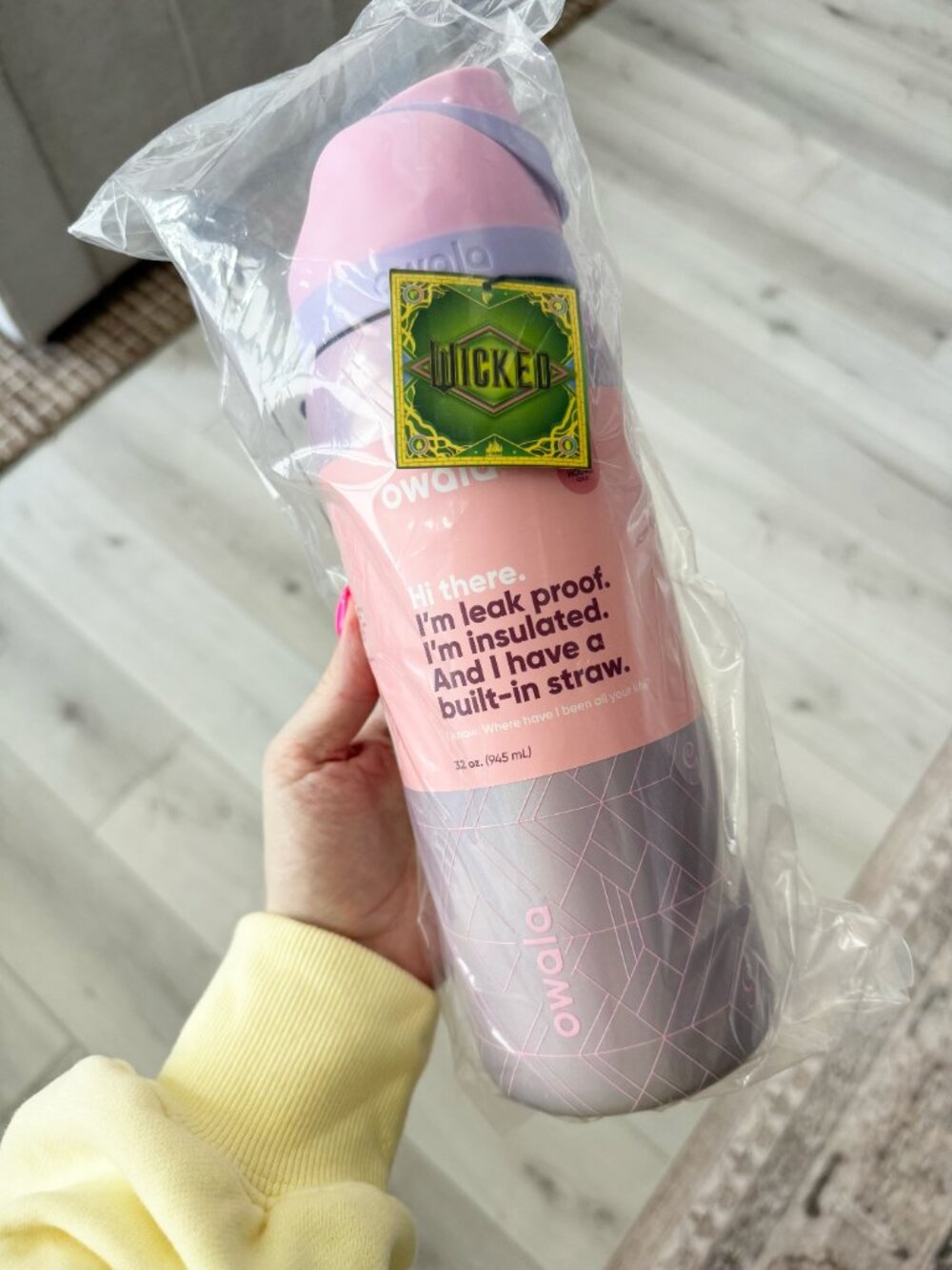 "Glinda " Owala Wicked - 32 oz Freesip - Limited Edition